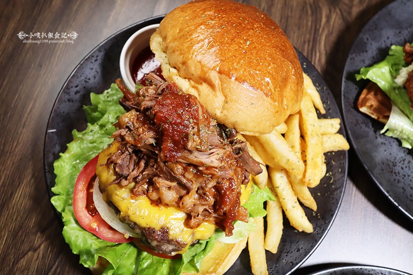 IMG_4584.jpg IMG_4584.jpg