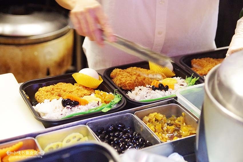 【汐止咖哩】『黑ㄟ咖哩屋』近汐止火車站/汐止人氣美食/日本屋 【汐止咖哩】『黑ㄟ咖哩屋』近汐止火車站/汐止人氣美食/日本屋