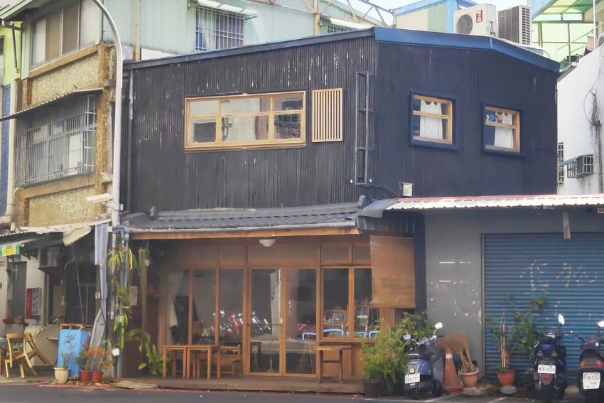 門口.jpg 門口.jpg