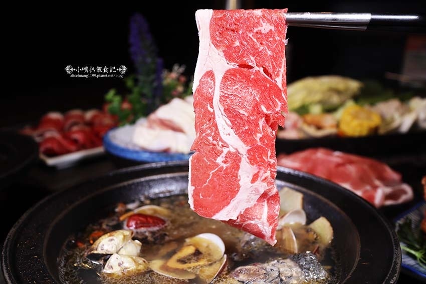 【新莊火鍋推薦】『狂一鍋 新莊復興店』近新莊站/一位難求的台 【新莊火鍋推薦】『狂一鍋 新莊復興店』近新莊站/一位難求的台