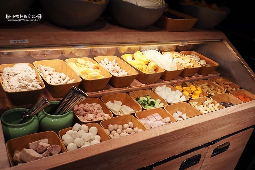 【新莊火鍋推薦】『狂一鍋 新莊復興店』近新莊站/一位難求的台 【新莊火鍋推薦】『狂一鍋 新莊復興店』近新莊站/一位難求的台