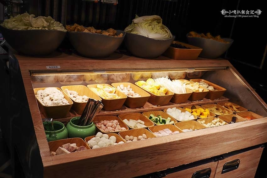 【新莊火鍋推薦】『狂一鍋 新莊復興店』近新莊站/一位難求的台 【新莊火鍋推薦】『狂一鍋 新莊復興店』近新莊站/一位難求的台