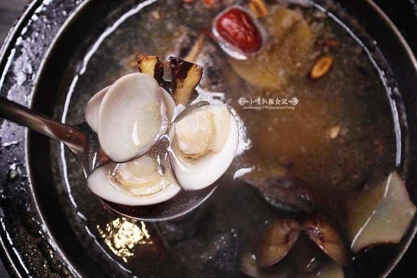 【新莊火鍋推薦】『狂一鍋 新莊復興店』近新莊站/一位難求的台 【新莊火鍋推薦】『狂一鍋 新莊復興店』近新莊站/一位難求的台