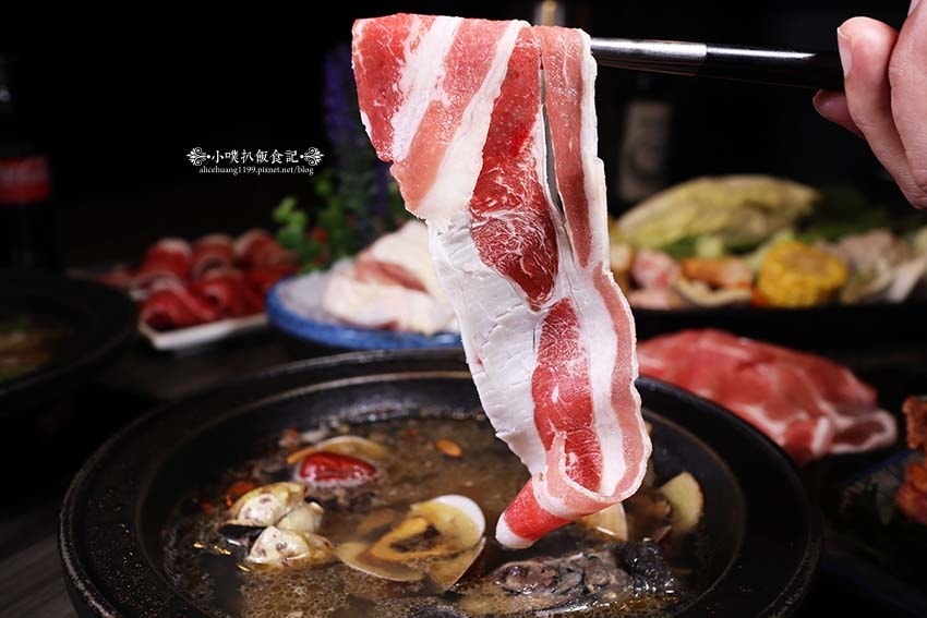 【新莊火鍋推薦】『狂一鍋 新莊復興店』近新莊站/一位難求的台 【新莊火鍋推薦】『狂一鍋 新莊復興店』近新莊站/一位難求的台