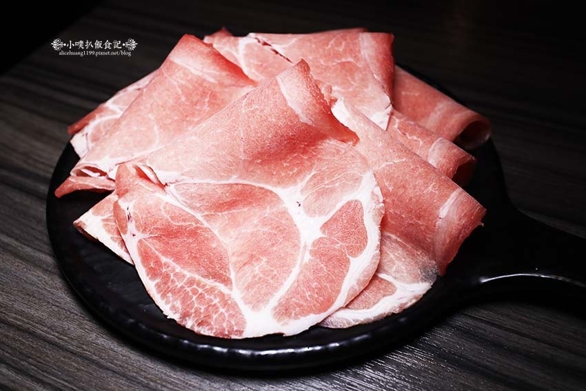 【新莊火鍋推薦】『狂一鍋 新莊復興店』近新莊站/一位難求的台 【新莊火鍋推薦】『狂一鍋 新莊復興店』近新莊站/一位難求的台