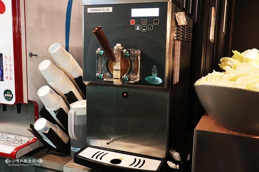 【新莊火鍋推薦】『狂一鍋 新莊復興店』近新莊站/一位難求的台 【新莊火鍋推薦】『狂一鍋 新莊復興店』近新莊站/一位難求的台