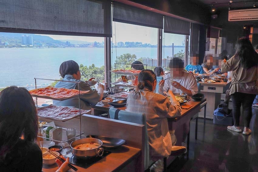 【淡水火鍋推薦】『肉多多火鍋淡水中正店』近淡水站/網路溫度計 【淡水火鍋推薦】『肉多多火鍋淡水中正店』近淡水站/網路溫度計