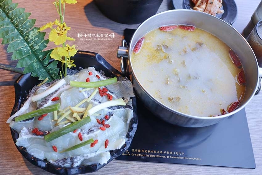 【淡水火鍋推薦】『肉多多火鍋淡水中正店』近淡水站/網路溫度計 【淡水火鍋推薦】『肉多多火鍋淡水中正店』近淡水站/網路溫度計