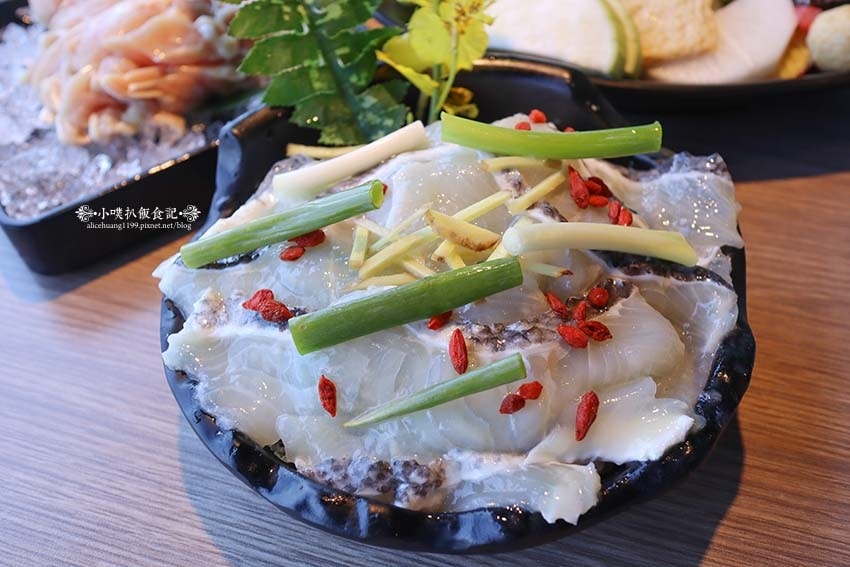 【淡水火鍋推薦】『肉多多火鍋淡水中正店』近淡水站/網路溫度計 【淡水火鍋推薦】『肉多多火鍋淡水中正店』近淡水站/網路溫度計