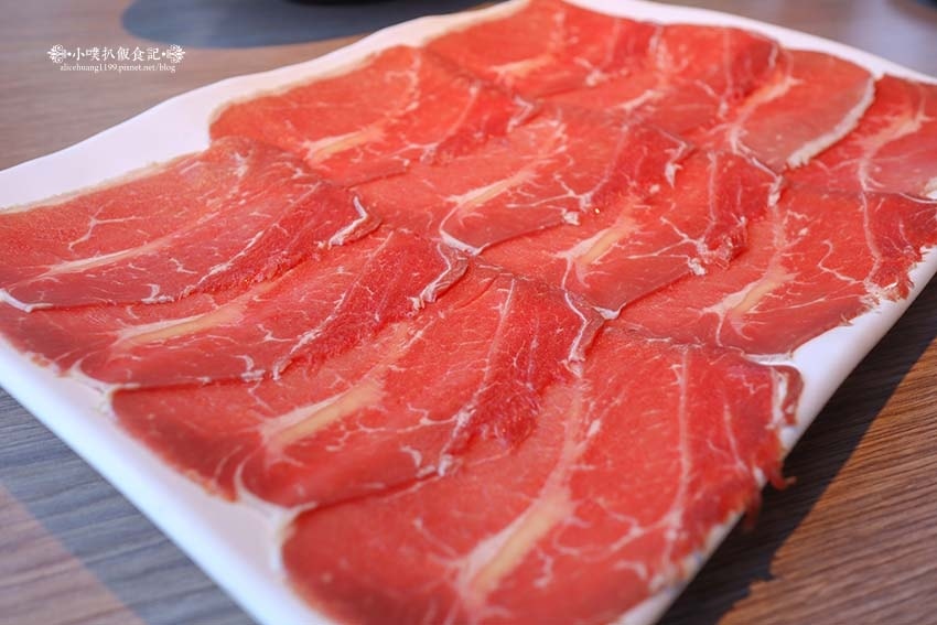 【淡水火鍋推薦】『肉多多火鍋淡水中正店』近淡水站/網路溫度計 【淡水火鍋推薦】『肉多多火鍋淡水中正店』近淡水站/網路溫度計