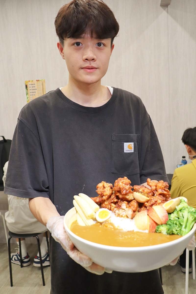 【永和美食】『咖哩胖胖 四號公園店』近永安市場站、四號公園/ 【永和美食】『咖哩胖胖 四號公園店』近永安市場站、四號公園/