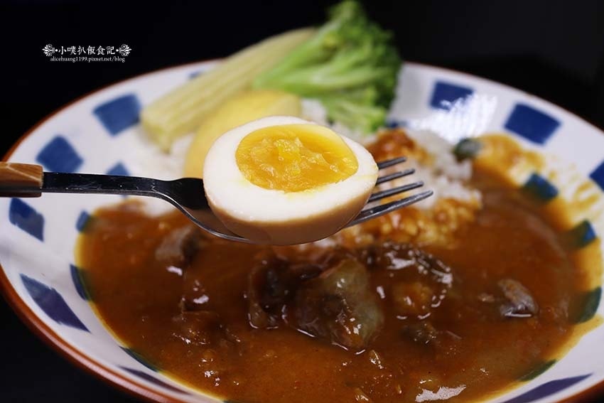 【永和美食】『咖哩胖胖 四號公園店』近永安市場站、四號公園/ 【永和美食】『咖哩胖胖 四號公園店』近永安市場站、四號公園/