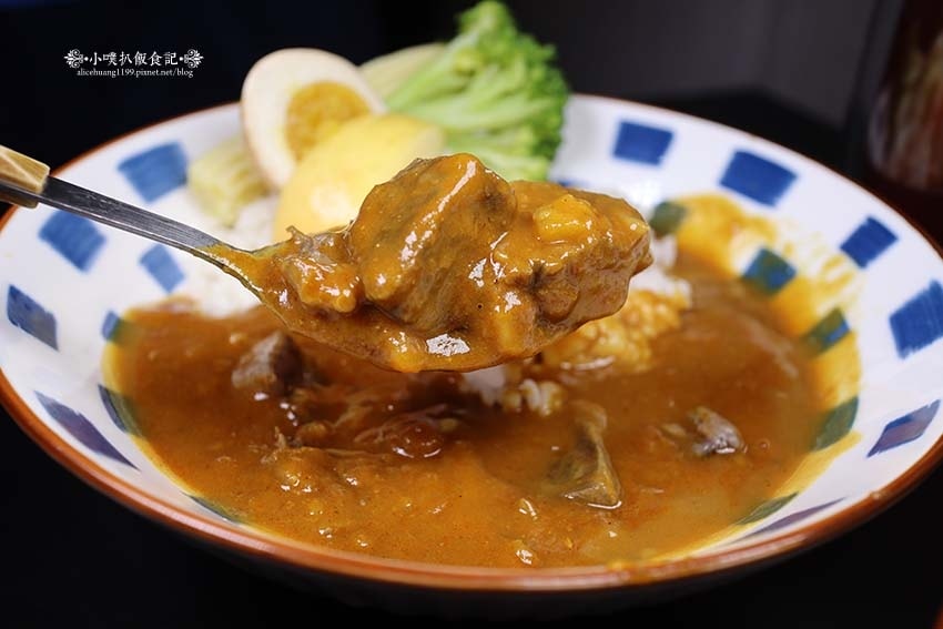 【永和美食】『咖哩胖胖 四號公園店』近永安市場站、四號公園/ 【永和美食】『咖哩胖胖 四號公園店』近永安市場站、四號公園/