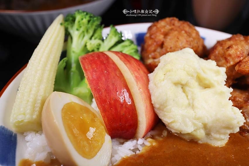 【永和美食】『咖哩胖胖 四號公園店』近永安市場站、四號公園/ 【永和美食】『咖哩胖胖 四號公園店』近永安市場站、四號公園/