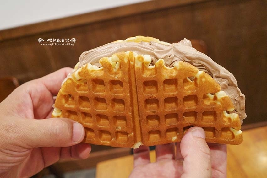 【中和美食】『小木屋鬆餅 中和南山店』平價、高CP值點心/銅 【中和美食】『小木屋鬆餅 中和南山店』平價、高CP值點心/銅