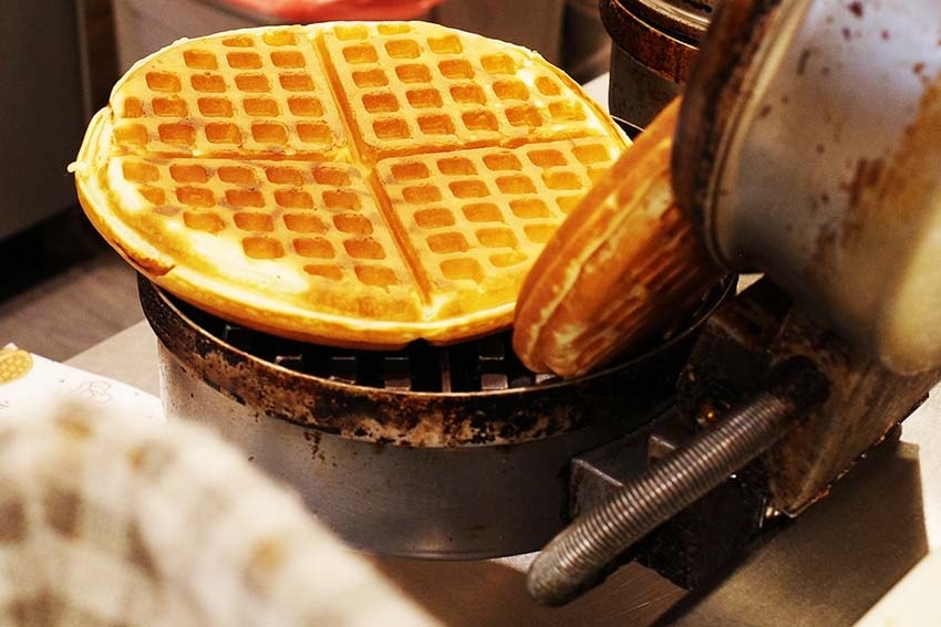 【中和美食】『小木屋鬆餅 中和南山店』平價、高CP值點心/銅 【中和美食】『小木屋鬆餅 中和南山店』平價、高CP值點心/銅