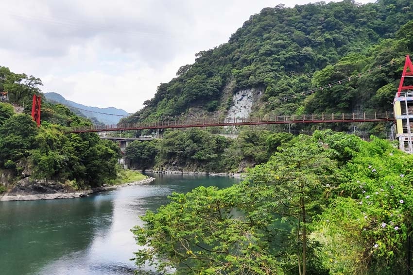 烏來吊橋.jpg