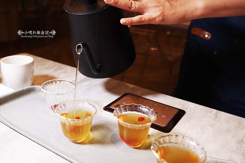 【新莊美食餐廳】『濤濤海鮮蒸氣鍋』近新莊副都心站/新鮮海陸大 【新莊美食餐廳】『濤濤海鮮蒸氣鍋』近新莊副都心站/新鮮海陸大