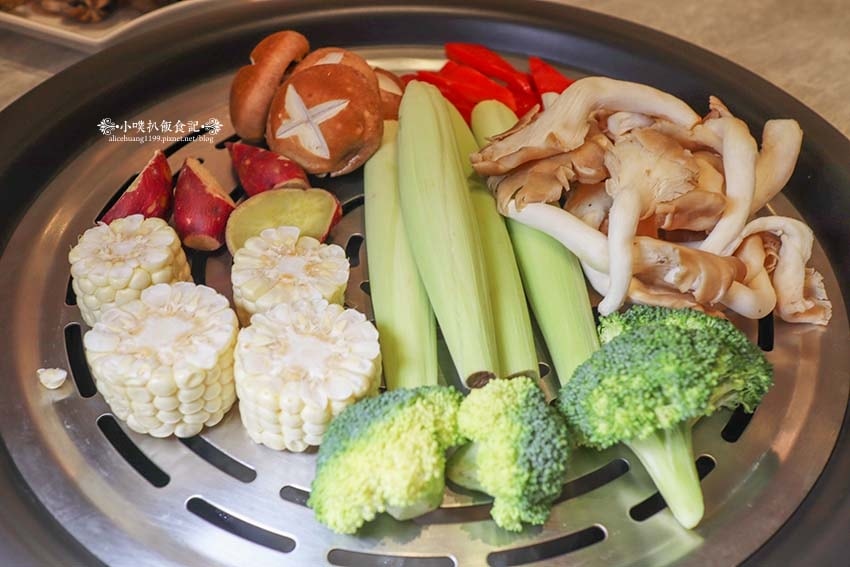 【新莊美食餐廳】『濤濤海鮮蒸氣鍋』近新莊副都心站/新鮮海陸大 【新莊美食餐廳】『濤濤海鮮蒸氣鍋』近新莊副都心站/新鮮海陸大