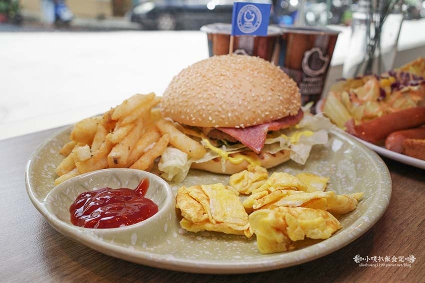 【永和早午餐】『墨爾漢堡More Burger 永和保平店』 【永和早午餐】『墨爾漢堡More Burger 永和保平店』