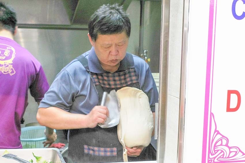 【台北美食】『合歡刀削麵館』近中正紀念堂站/南門市場必吃美食 【台北美食】『合歡刀削麵館』近中正紀念堂站/南門市場必吃美食