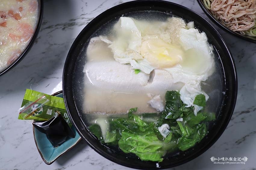 【新莊美食】『食在幸福-邱記 新莊民本店』新莊廣東粥、涼麵/ 【新莊美食】『食在幸福-邱記 新莊民本店』新莊廣東粥、涼麵/