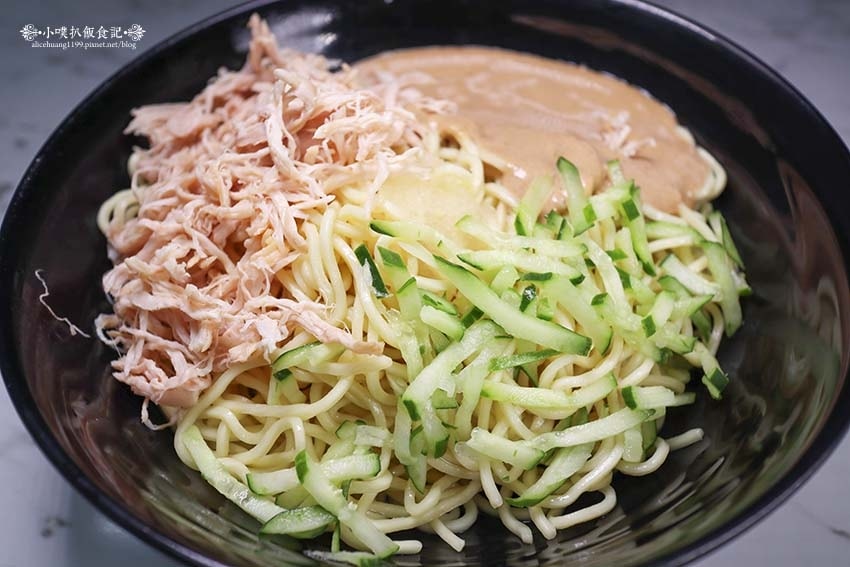 【新莊美食】『食在幸福-邱記 新莊民本店』新莊廣東粥、涼麵/ 【新莊美食】『食在幸福-邱記 新莊民本店』新莊廣東粥、涼麵/