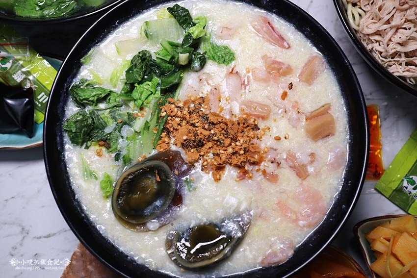 【新莊美食】『食在幸福-邱記 新莊民本店』新莊廣東粥、涼麵/ 【新莊美食】『食在幸福-邱記 新莊民本店』新莊廣東粥、涼麵/