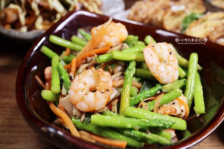 【桃園美食】『三石居酒屋』近桃園火車站、桃園大廟/彷彿一秒飛 【桃園美食】『三石居酒屋』近桃園火車站、桃園大廟/彷彿一秒飛