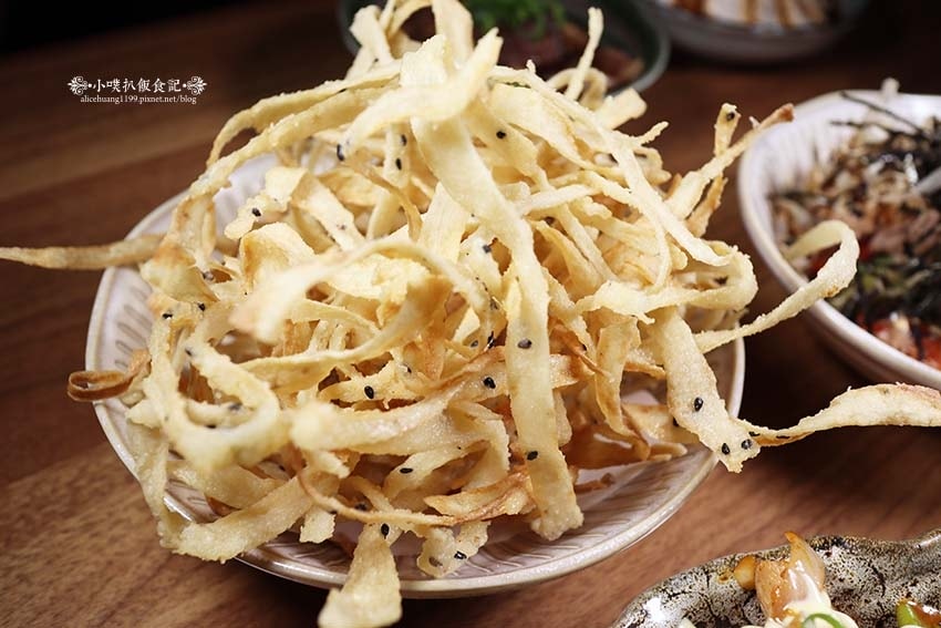 【桃園美食】『三石居酒屋』近桃園火車站、桃園大廟/彷彿一秒飛 【桃園美食】『三石居酒屋』近桃園火車站、桃園大廟/彷彿一秒飛