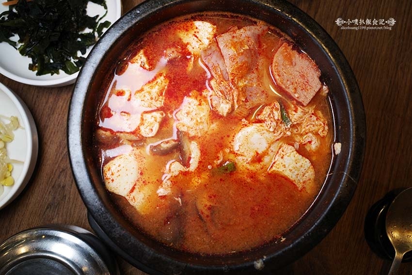 【中和美食】『金花子韓式料理 永安市場店』近永安市場站/平價 【中和美食】『金花子韓式料理 永安市場店』近永安市場站/平價