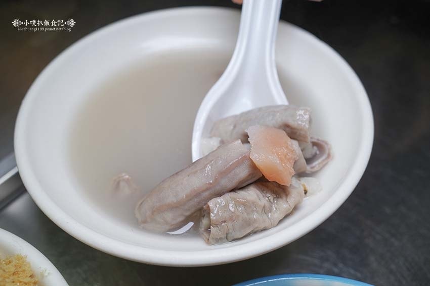 【高雄美食】『肉圓。米糕。四神湯(高雄鼓山)華榮路』近巨蛋站 【高雄美食】『肉圓。米糕。四神湯(高雄鼓山)華榮路』近巨蛋站