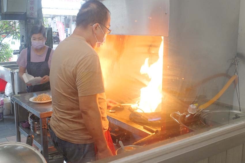 【永和美食】『嘉義鱔魚麵』近樂華夜市/永和永貞路美食/南部傳 【永和美食】『嘉義鱔魚麵』近樂華夜市/永和永貞路美食/南部傳