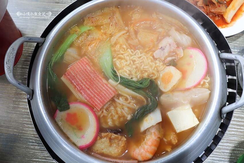 【西門美食】『阿豬嘻烤肉村 西門店』近西門站/銅盤烤肉+部隊 【西門美食】『阿豬嘻烤肉村 西門店』近西門站/銅盤烤肉+部隊