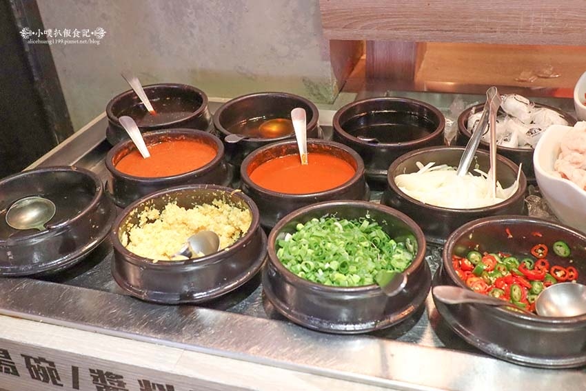 【西門美食】『阿豬嘻烤肉村 西門店』近西門站/銅盤烤肉+部隊 【西門美食】『阿豬嘻烤肉村 西門店』近西門站/銅盤烤肉+部隊