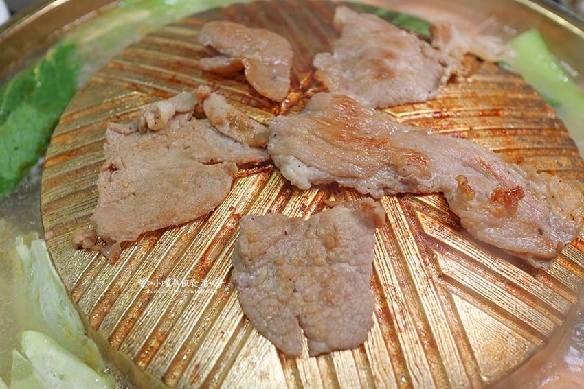 【西門美食】『阿豬嘻烤肉村 西門店』近西門站/銅盤烤肉+部隊 【西門美食】『阿豬嘻烤肉村 西門店』近西門站/銅盤烤肉+部隊