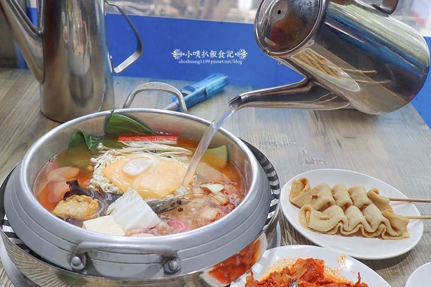 【西門美食】『阿豬嘻烤肉村 西門店』近西門站/銅盤烤肉+部隊 【西門美食】『阿豬嘻烤肉村 西門店』近西門站/銅盤烤肉+部隊