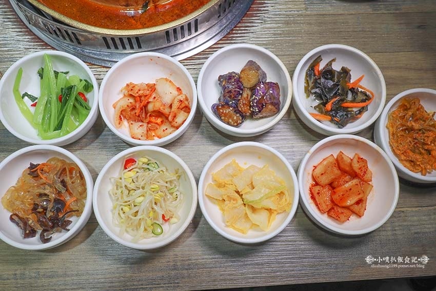 【西門美食】『阿豬嘻烤肉村 西門店』近西門站/銅盤烤肉+部隊 【西門美食】『阿豬嘻烤肉村 西門店』近西門站/銅盤烤肉+部隊