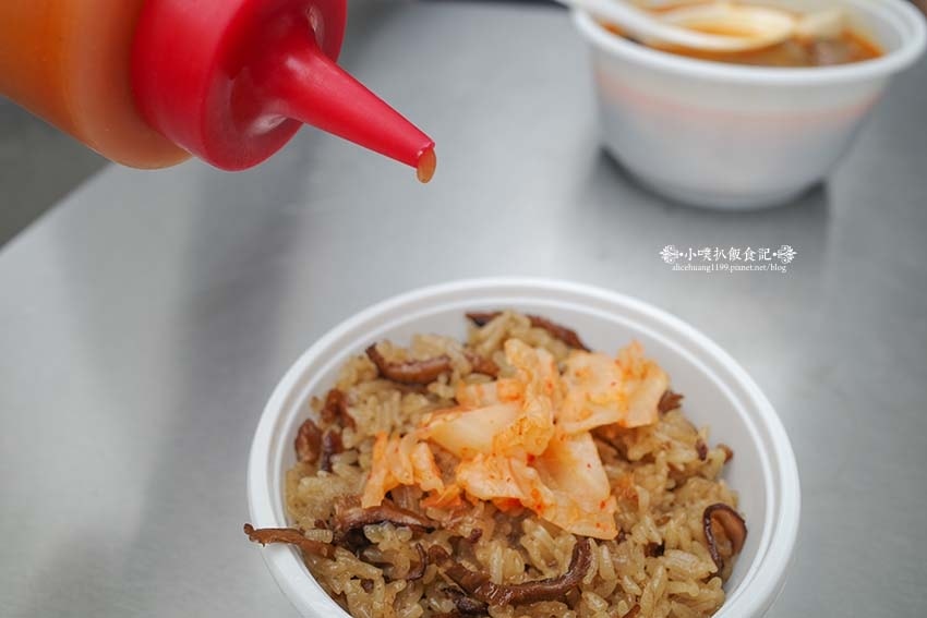 【樂華夜市美食】『郭記麻辣臭豆腐』人氣排隊美食/樂華夜市必吃 【樂華夜市美食】『郭記麻辣臭豆腐』人氣排隊美食/樂華夜市必吃