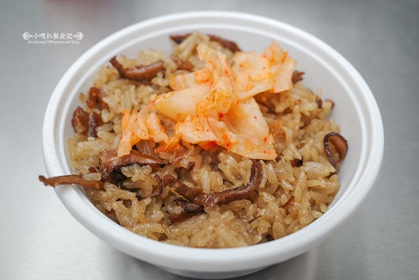 【樂華夜市美食】『郭記麻辣臭豆腐』人氣排隊美食/樂華夜市必吃 【樂華夜市美食】『郭記麻辣臭豆腐』人氣排隊美食/樂華夜市必吃