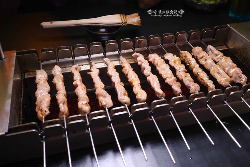 【西門町美食】『羊騷殿』近西門站/全台首間自動燒烤羊肉串,輕 【西門町美食】『羊騷殿』近西門站/全台首間自動燒烤羊肉串,輕