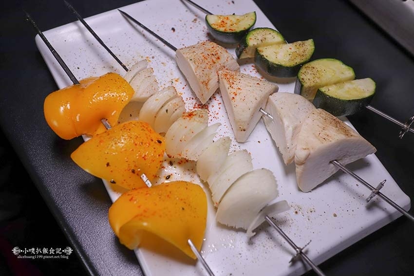 【西門町美食】『羊騷殿』近西門站/全台首間自動燒烤羊肉串,輕 【西門町美食】『羊騷殿』近西門站/全台首間自動燒烤羊肉串,輕