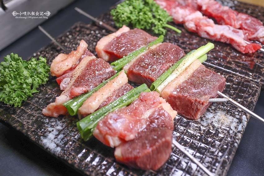 【西門町美食】『羊騷殿』近西門站/全台首間自動燒烤羊肉串,輕 【西門町美食】『羊騷殿』近西門站/全台首間自動燒烤羊肉串,輕