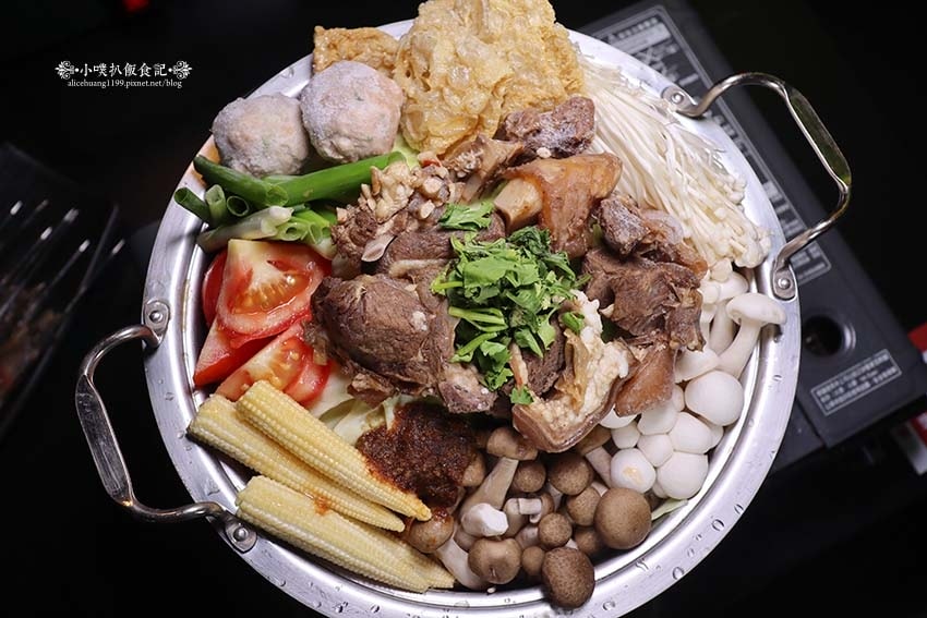 【西門町美食】『羊騷殿』近西門站/全台首間自動燒烤羊肉串,輕 【西門町美食】『羊騷殿』近西門站/全台首間自動燒烤羊肉串,輕