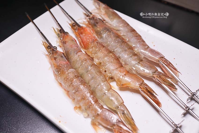 【西門町美食】『羊騷殿』近西門站/全台首間自動燒烤羊肉串,輕 【西門町美食】『羊騷殿』近西門站/全台首間自動燒烤羊肉串,輕