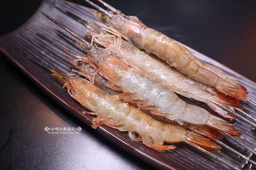 【西門町美食】『羊騷殿』近西門站/全台首間自動燒烤羊肉串,輕 【西門町美食】『羊騷殿』近西門站/全台首間自動燒烤羊肉串,輕