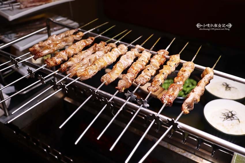 【西門町美食】『羊騷殿』近西門站/全台首間自動燒烤羊肉串,輕 【西門町美食】『羊騷殿』近西門站/全台首間自動燒烤羊肉串,輕