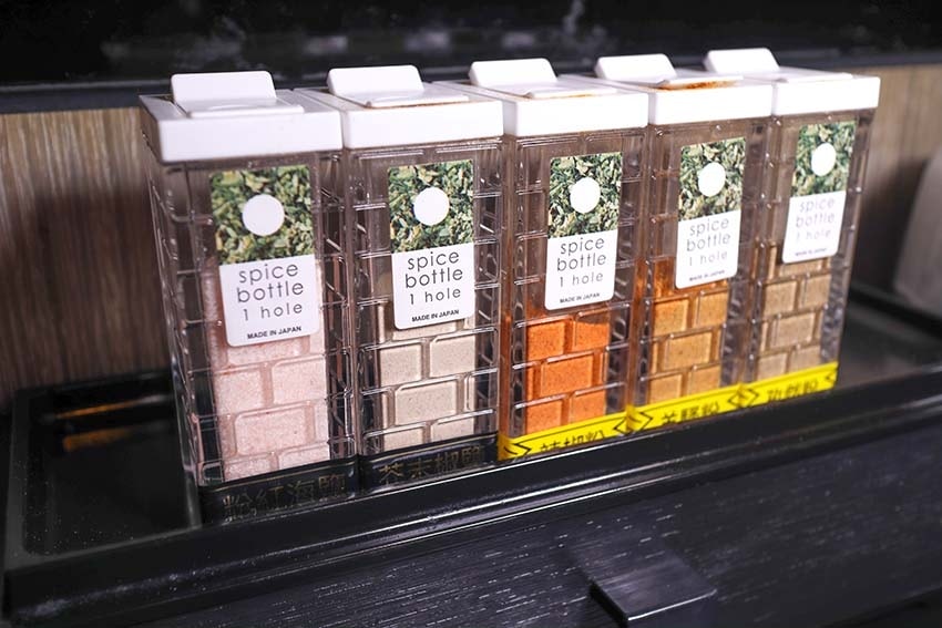 【西門町美食】『羊騷殿』近西門站/全台首間自動燒烤羊肉串,輕 【西門町美食】『羊騷殿』近西門站/全台首間自動燒烤羊肉串,輕