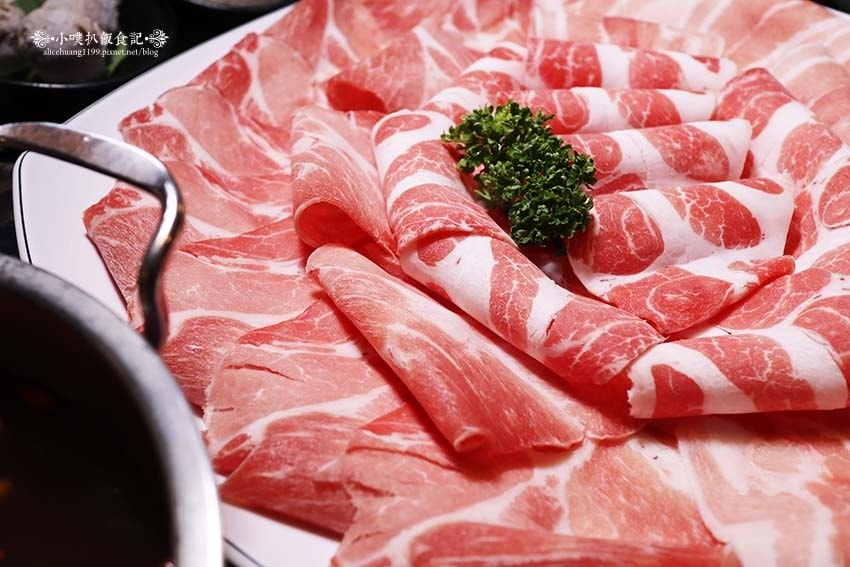 【圓山美食】『丰明殿圓山店』近圓山站/超高CP值海陸火鍋套餐 【圓山美食】『丰明殿圓山店』近圓山站/超高CP值海陸火鍋套餐