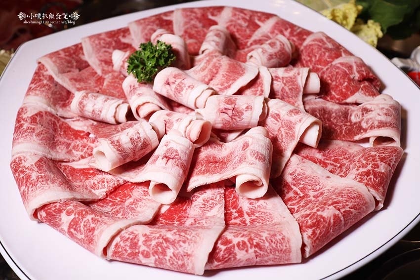 【圓山美食】『丰明殿圓山店』近圓山站/超高CP值海陸火鍋套餐 【圓山美食】『丰明殿圓山店』近圓山站/超高CP值海陸火鍋套餐